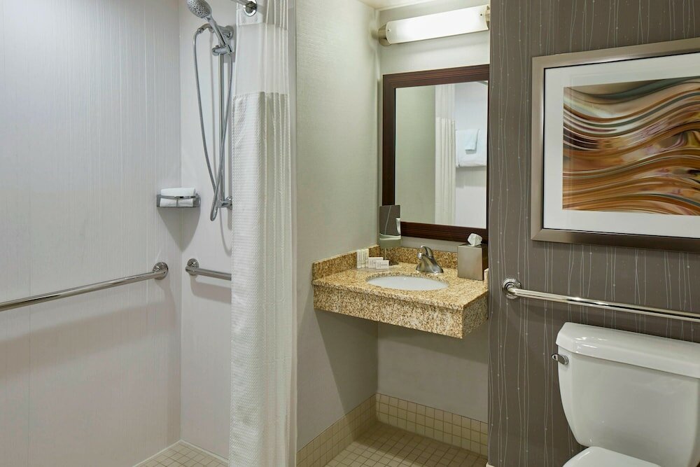 Фото Courtyard by Marriott Albany Thruway