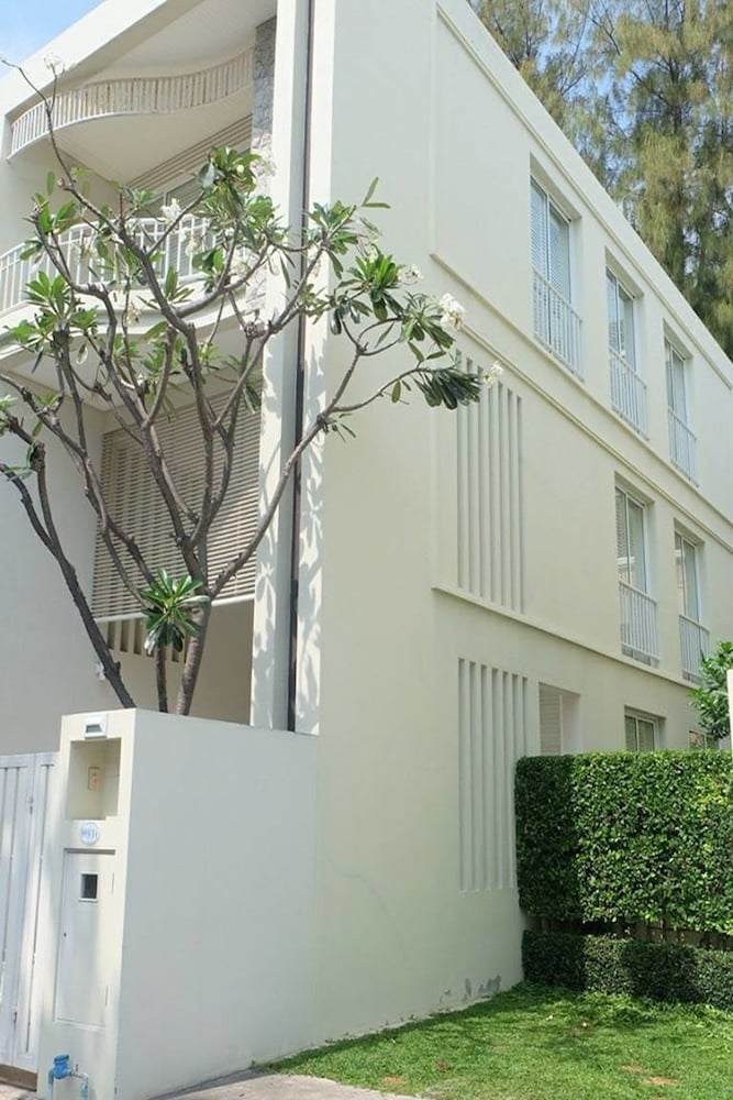 Фото Baan Sea Talay Service Apartment