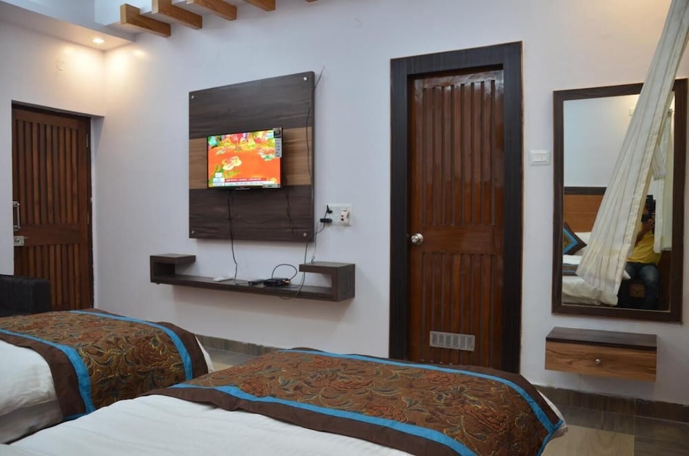 Фото Отель The Golden Sunrise