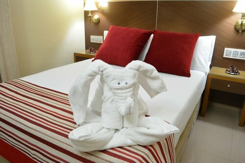 Внешний вид отеля Hotel Regio 2 в Кадисе, фото 3