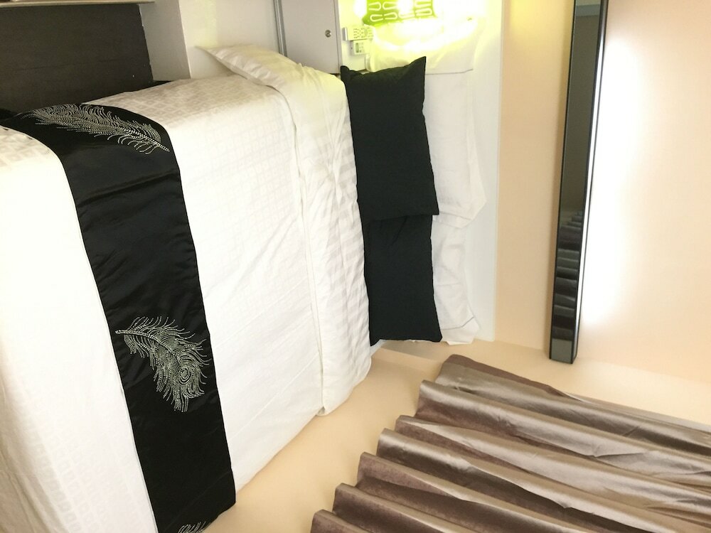 Фото Seasons Hotel - Causeway Bay