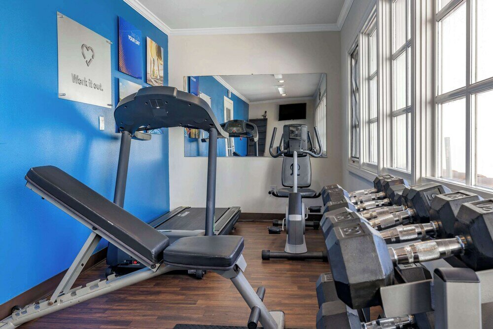 Фото Comfort Suites San Clemente Beach