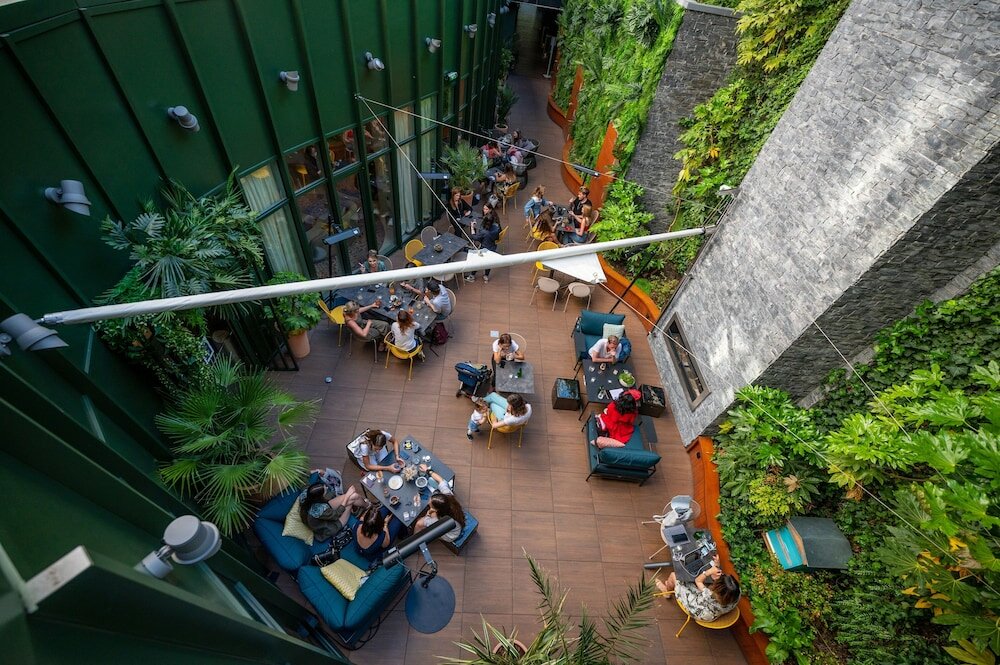 Фото Renaissance Paris Republique Hotel