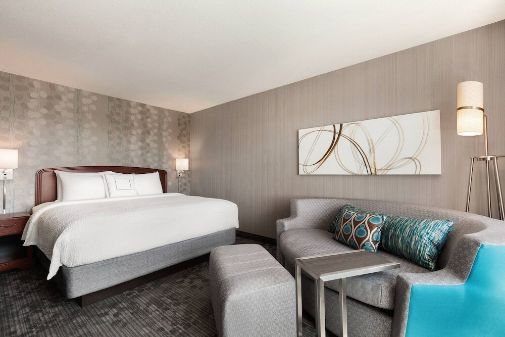 Фото Courtyard by Marriott Salinas Monterey