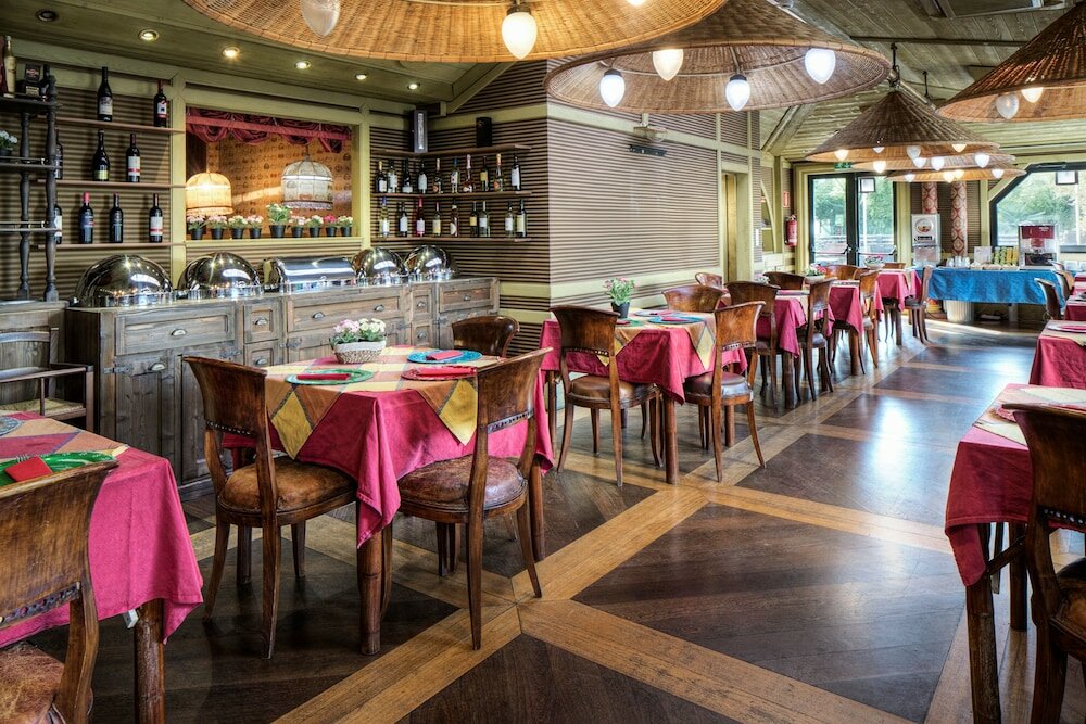 Фото Colony Hotel