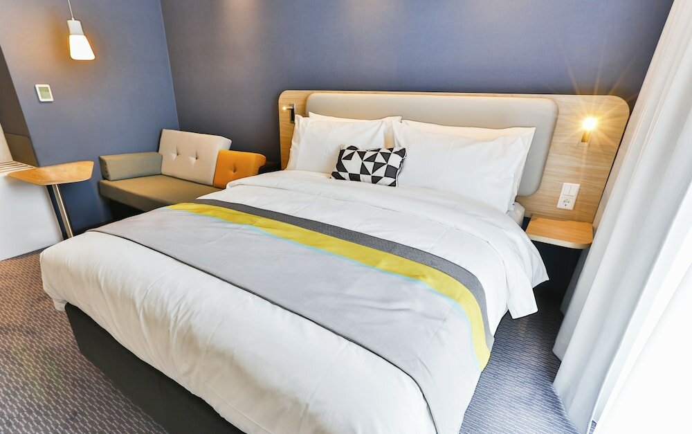 Фото Holiday Inn Express Karlsruhe - City Park, an Ihg Hotel