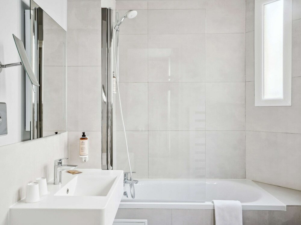 Фото Mercure Paris Opéra Faubourg Montmartre