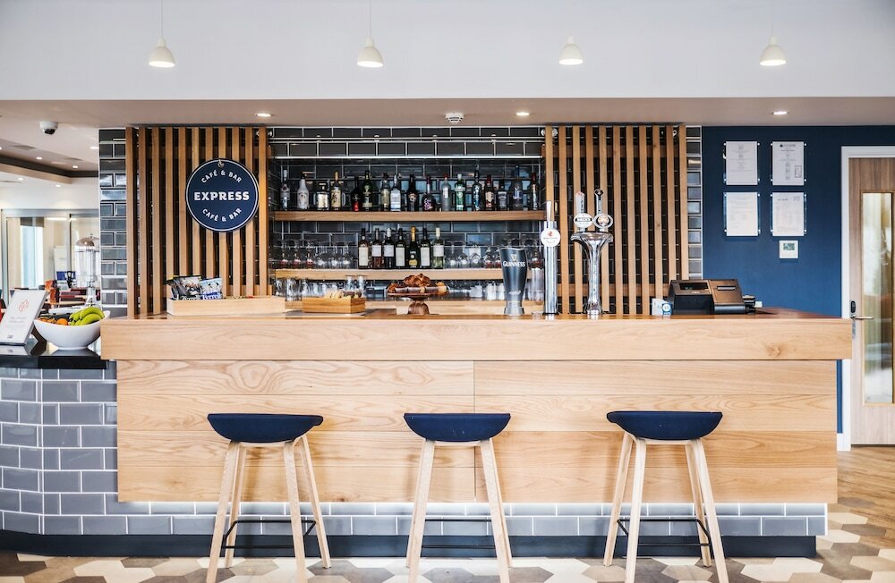 Фото Holiday Inn Express Stockport, an Ihg Hotel