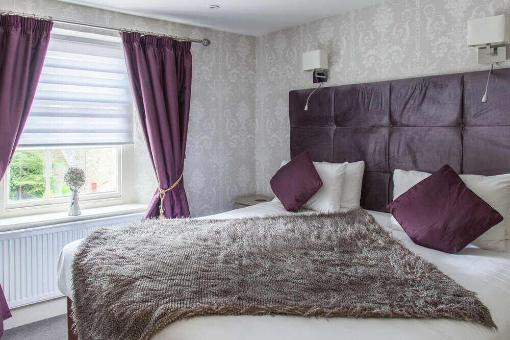 Фото The Wychwood Inn