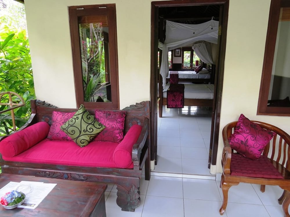 Фото Sama's Cottages and Villas