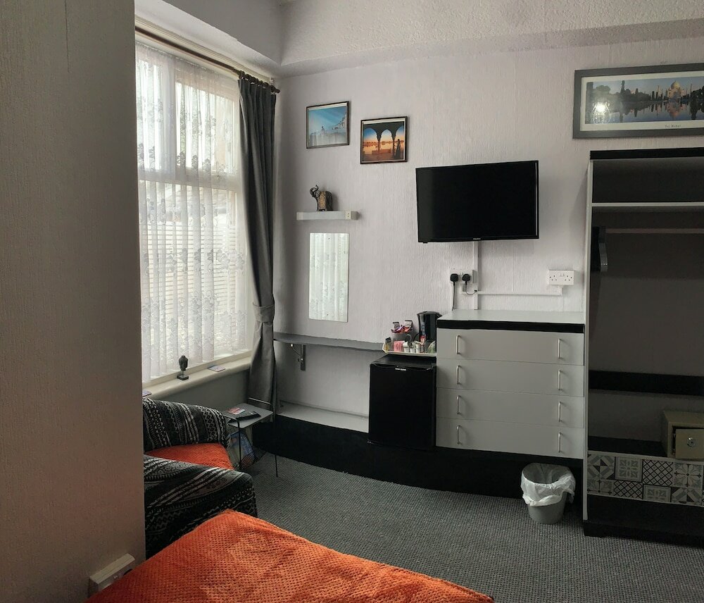 Фото Hornby Villa 4 B&b