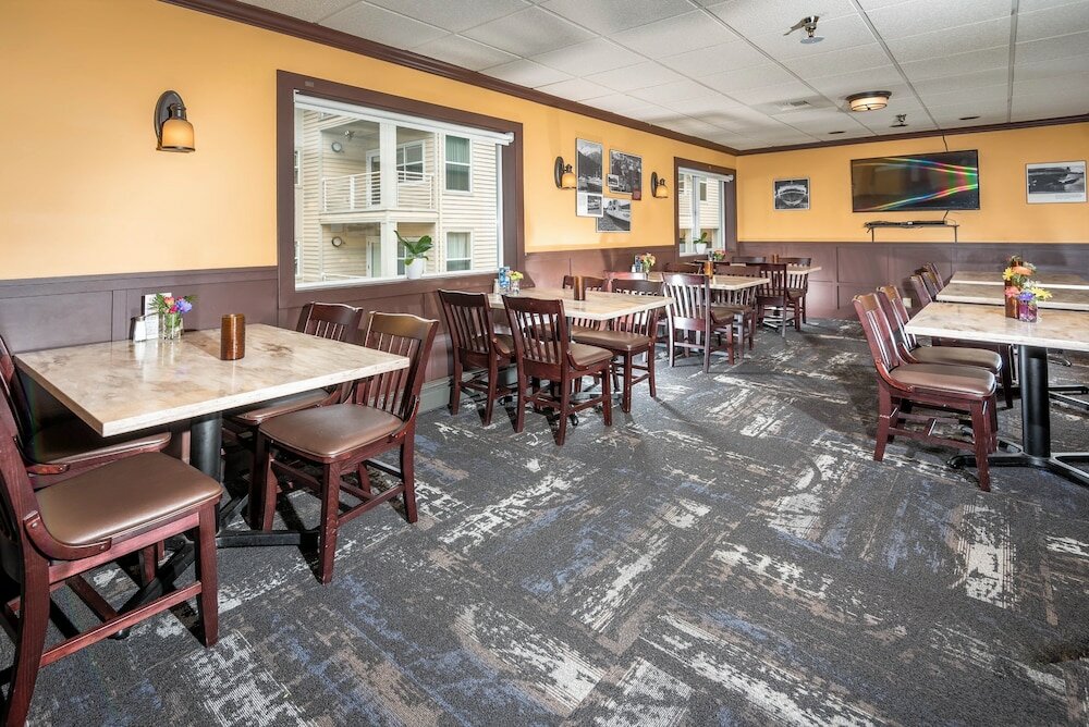 Фото The Landing Hotel & Restaurant