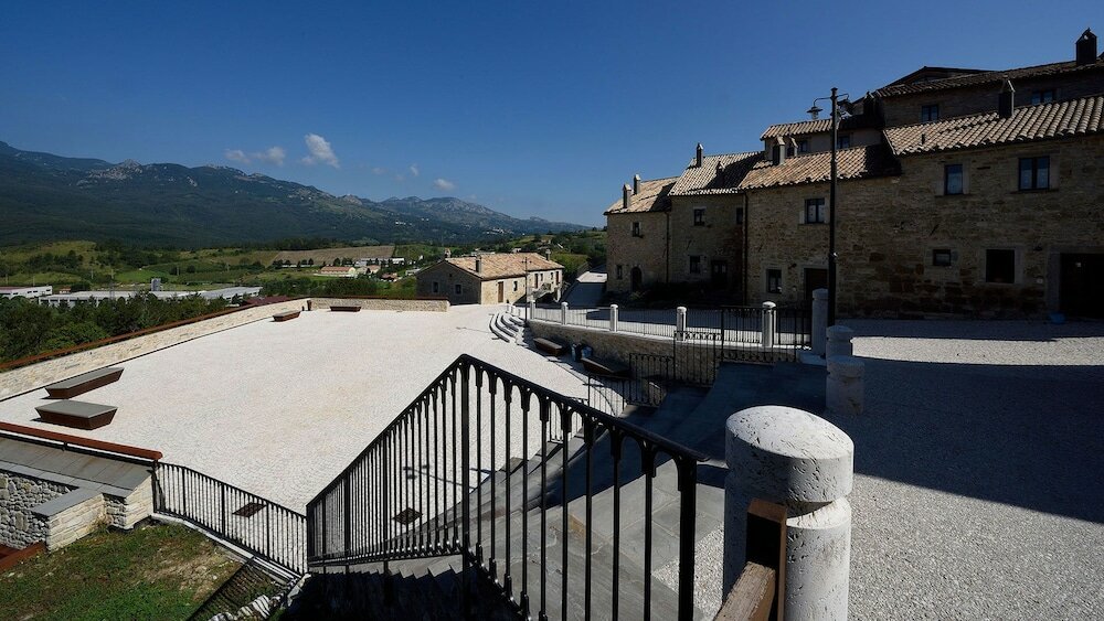 Фото Borgotufi Albergo Diffuso