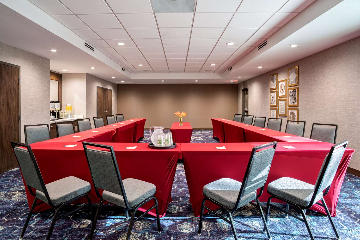 Фото Hampton Inn & Suites Indio