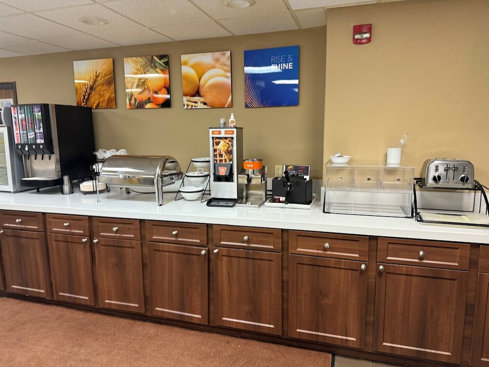 Фото Comfort Inn Garden City