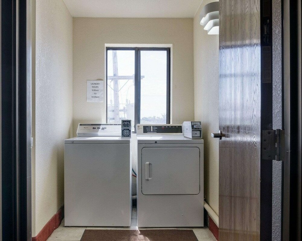 Фото Quality Inn I-70 at Wanamaker