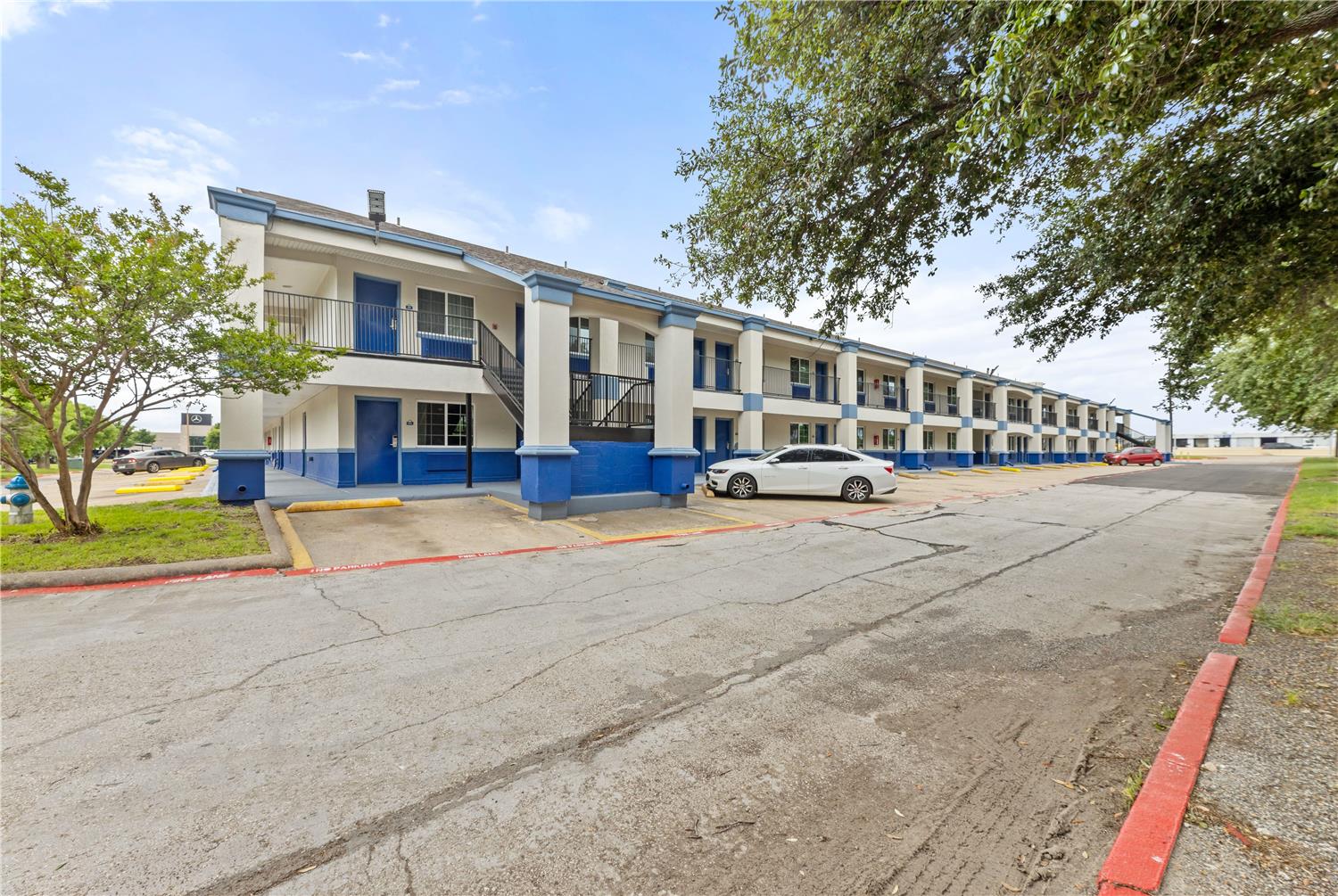 Фото Days Inn by Wyndham McKinney