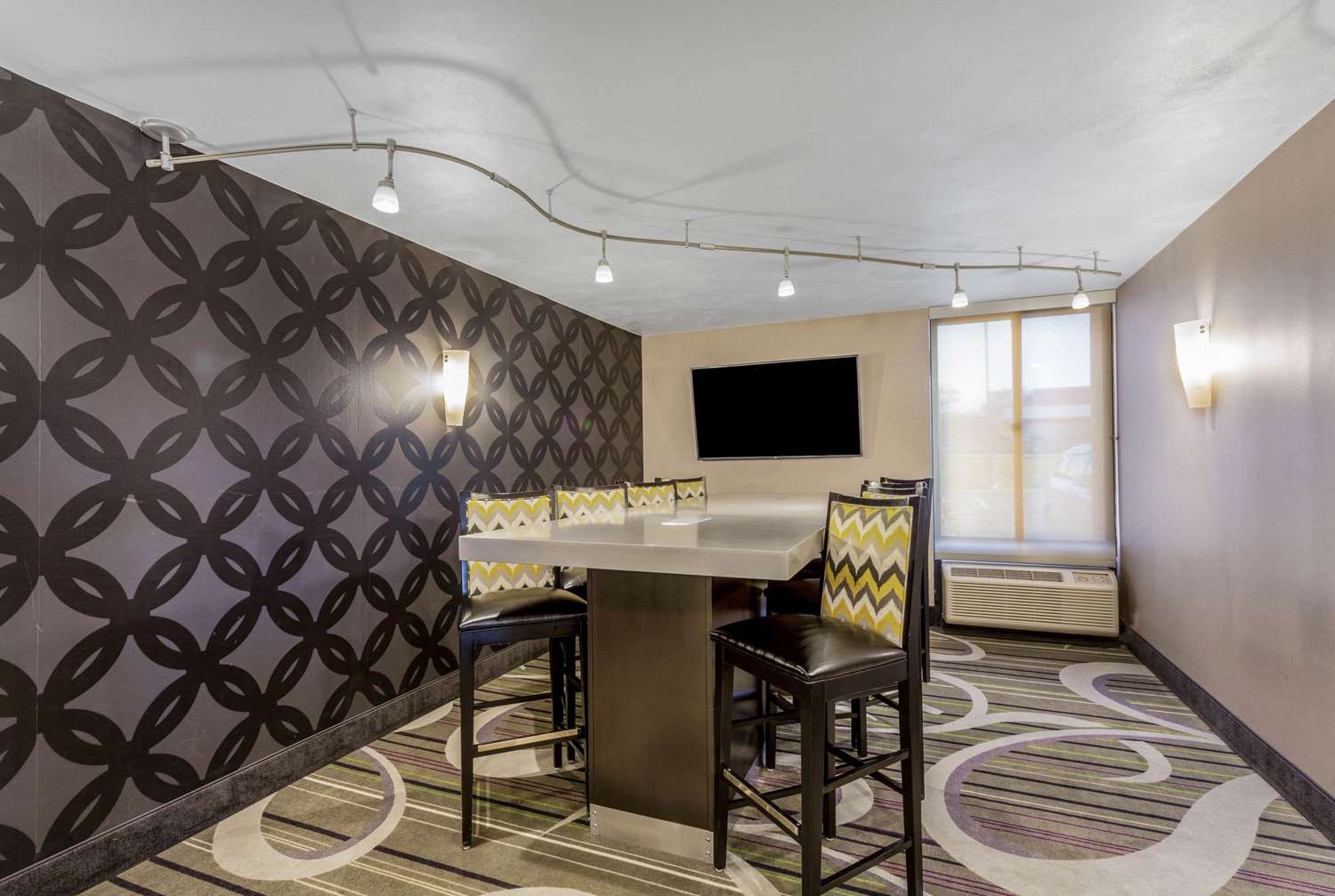 Фото La Quinta Inn by Wyndham Binghamton - Johnson City