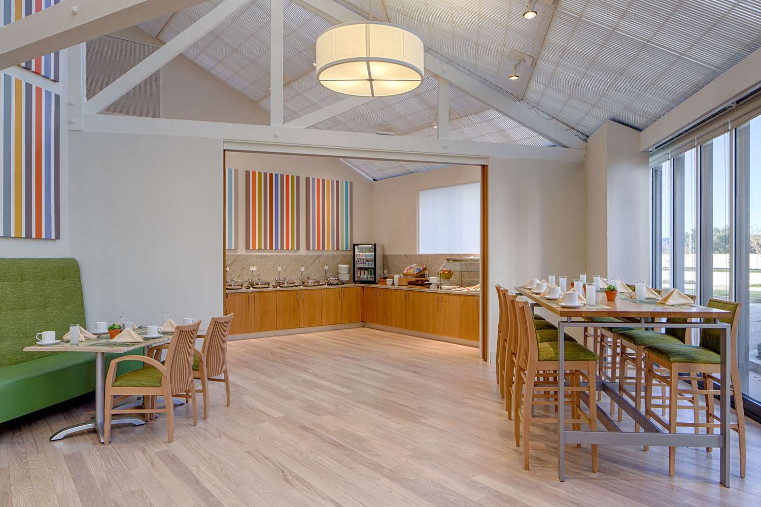 Фото DoubleTree by Hilton Hotel Houston - Greenway Plaza