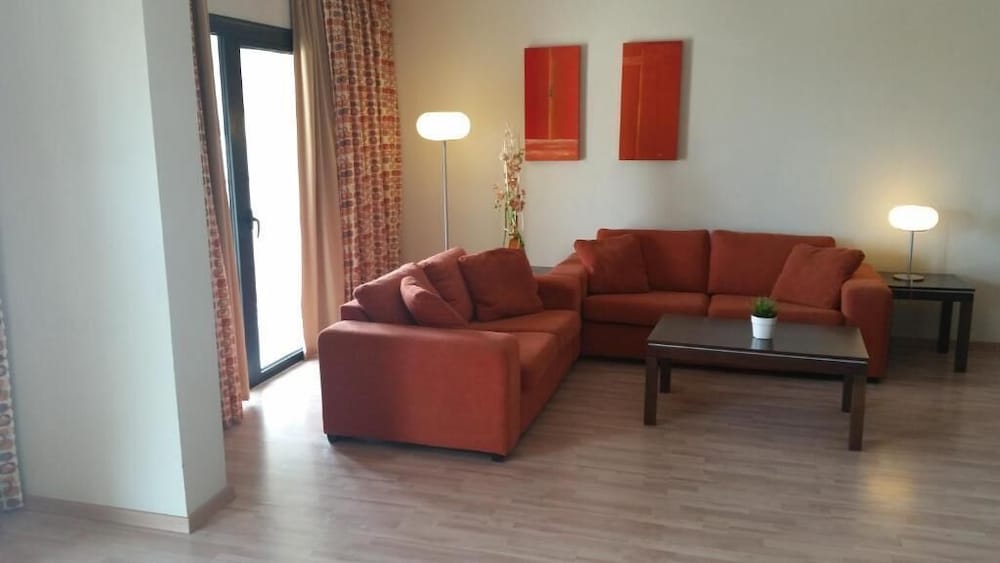 Фото Livadhiotis City Hotel