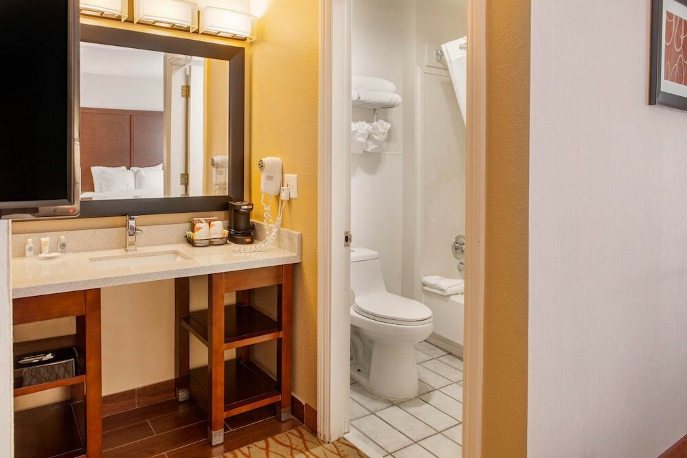 Фото Comfort Inn Mount Shasta Area