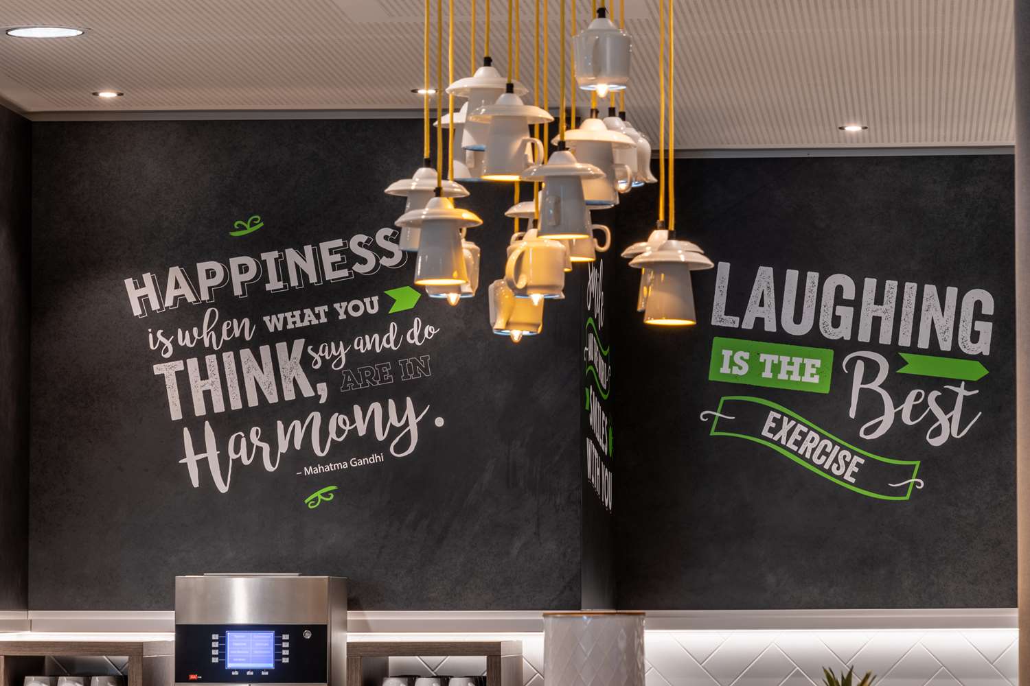 Фото Hampton by Hilton Düsseldorf City Centre