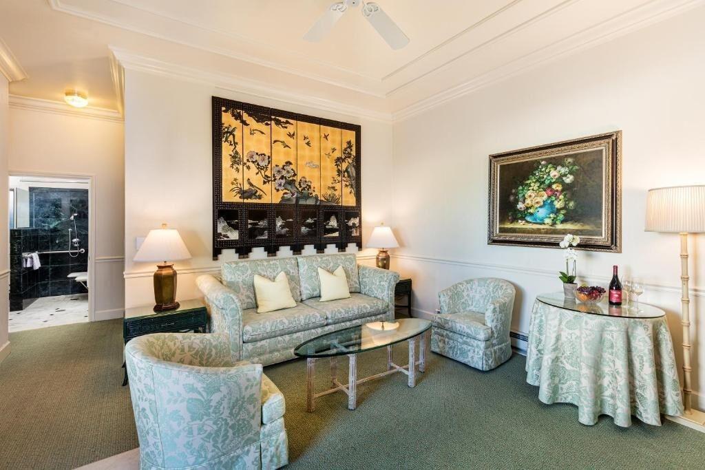 Фото Tally Ho Inn