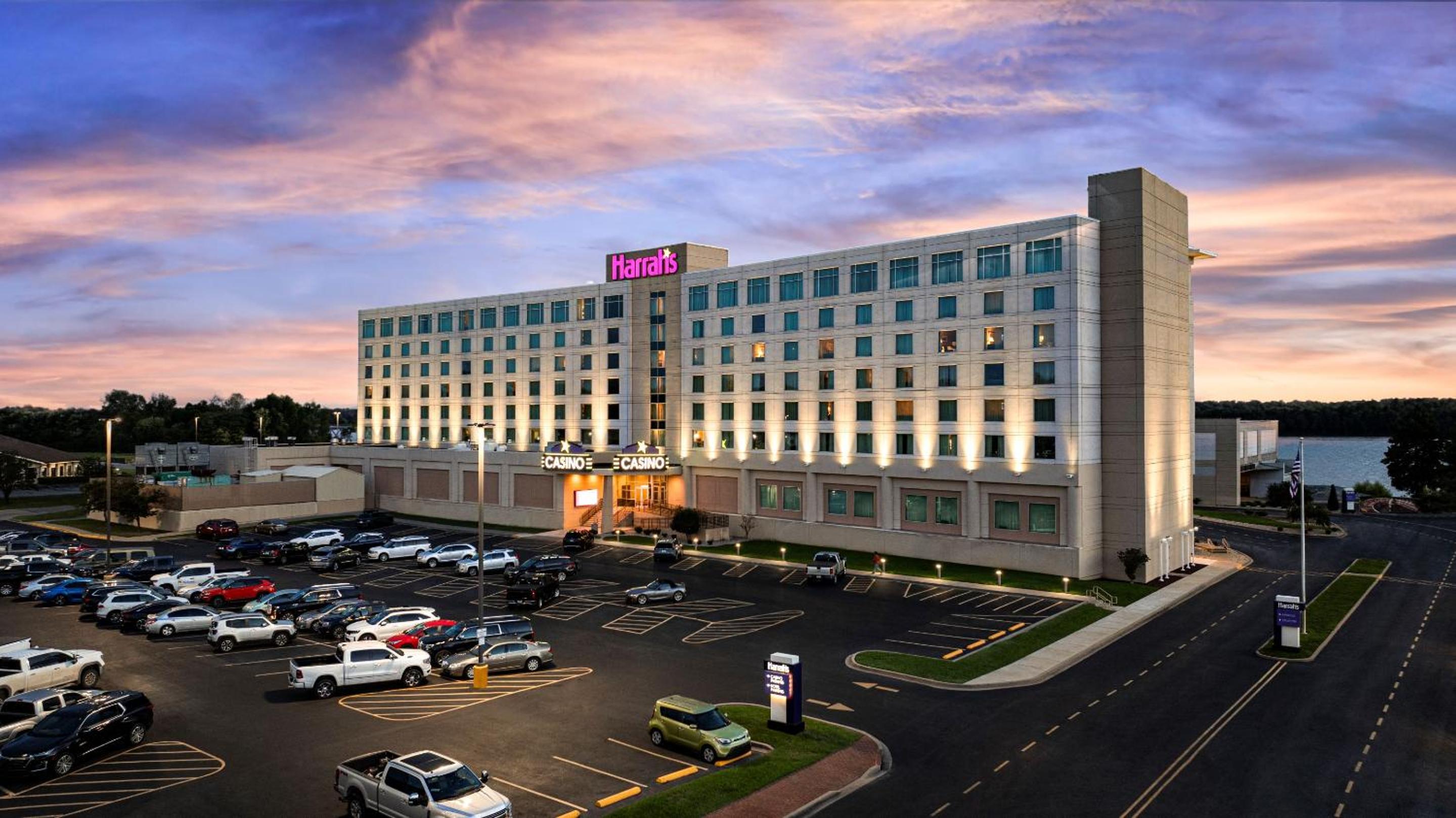 Фото Harrah's Metropolis Hotel & Casino