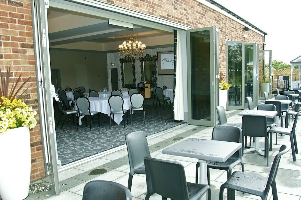 Фото The Brackenborough Hotel