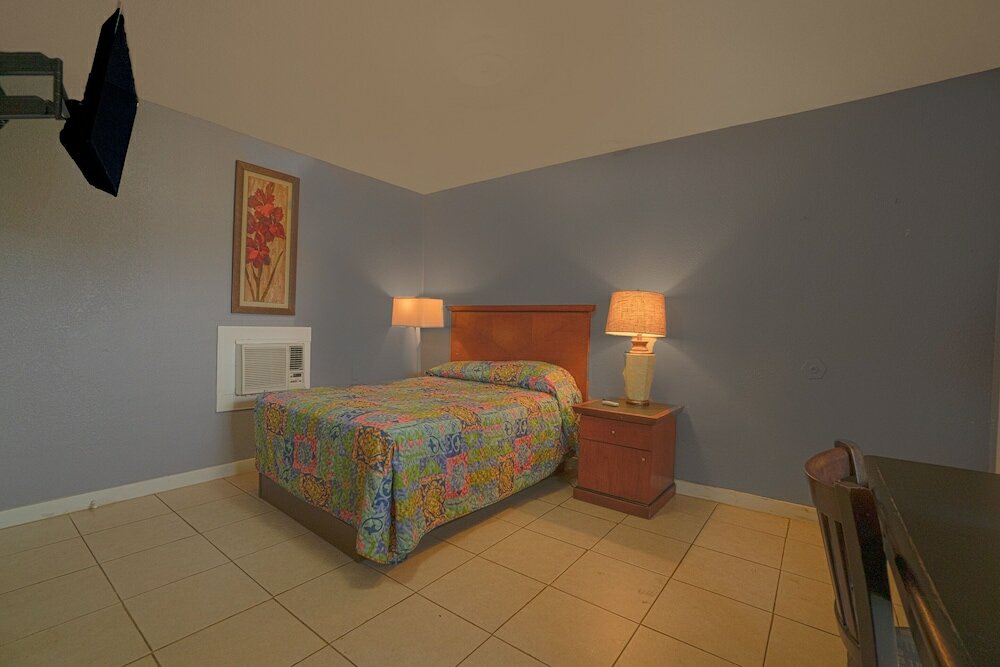 Фото Texana Inn Edna by Oyo