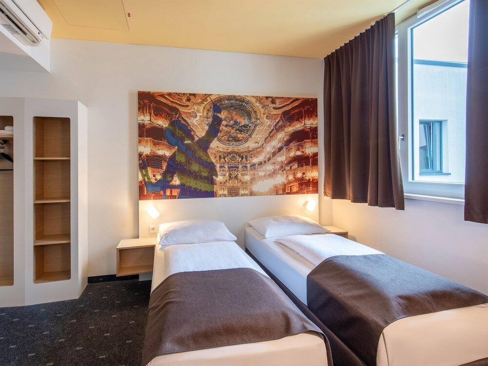 Фото B&b Hotel Bayreuth