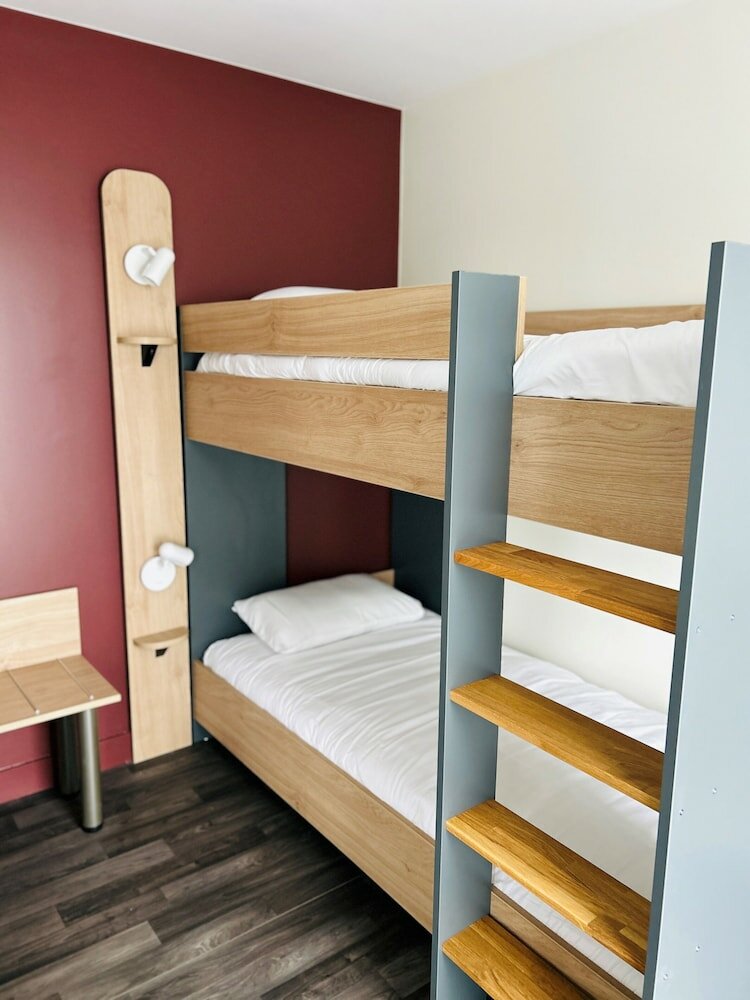 Фото Wood Inn Hôtel Aéroport Bordeaux-Mérignac