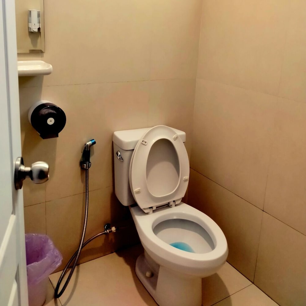 Фото Poonsuk Place Hotel