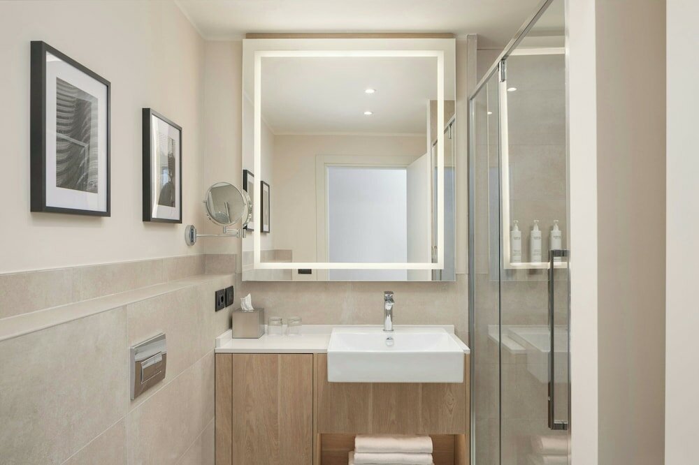 Фото Courtyard by Marriott Milano Linate