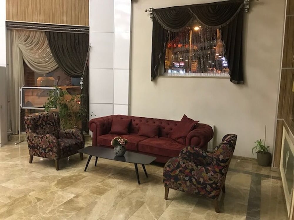 Фото Perama Hotel