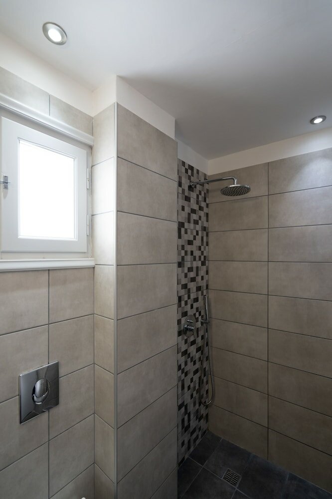 Фото White Lily - Adults Only 16 plus