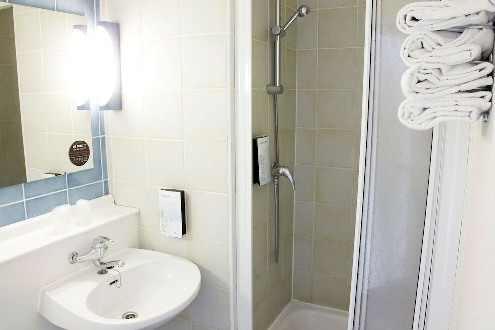 Фото Campanile Dijon Centre - Gare