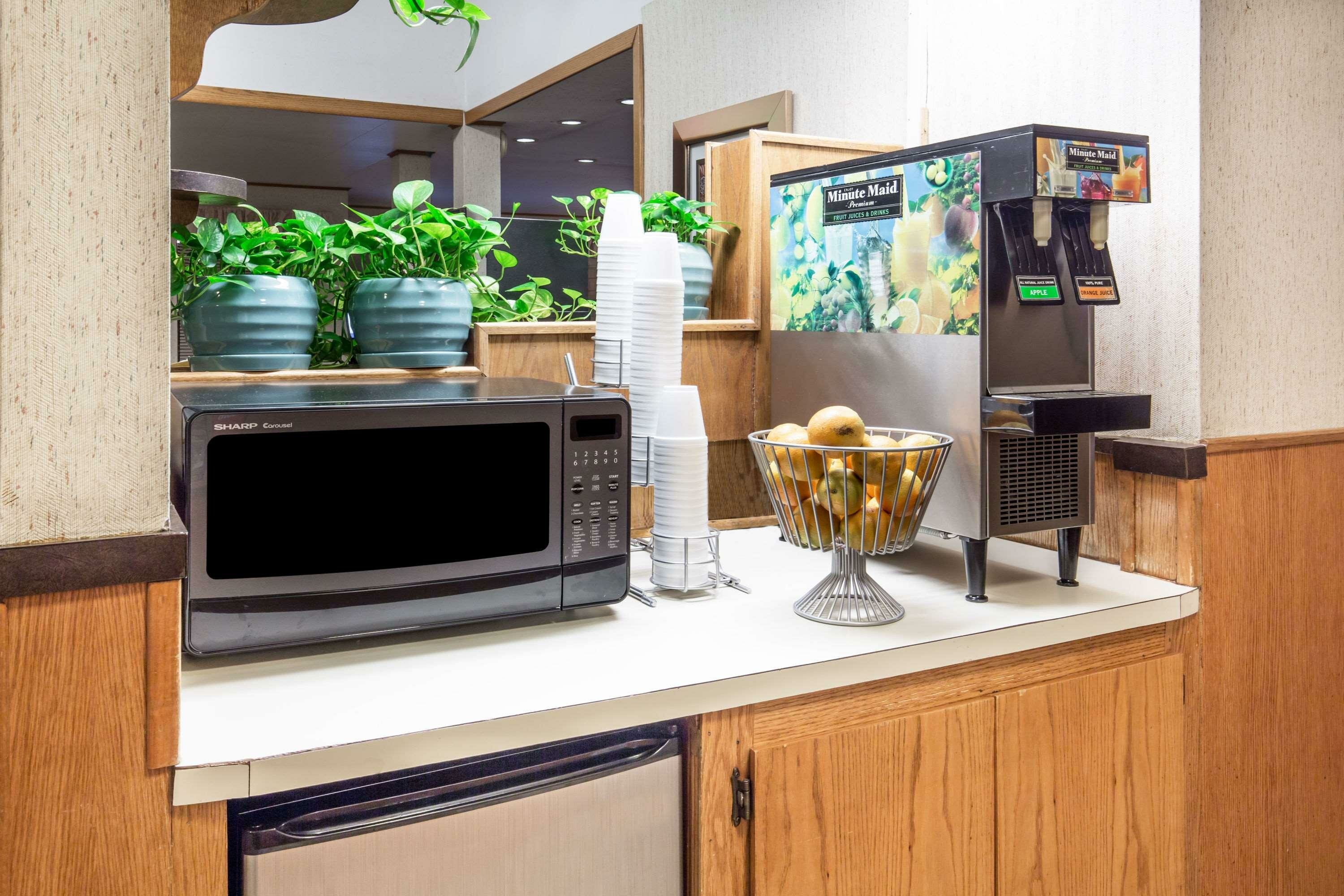 Фото Days Inn by Wyndham Corvallis