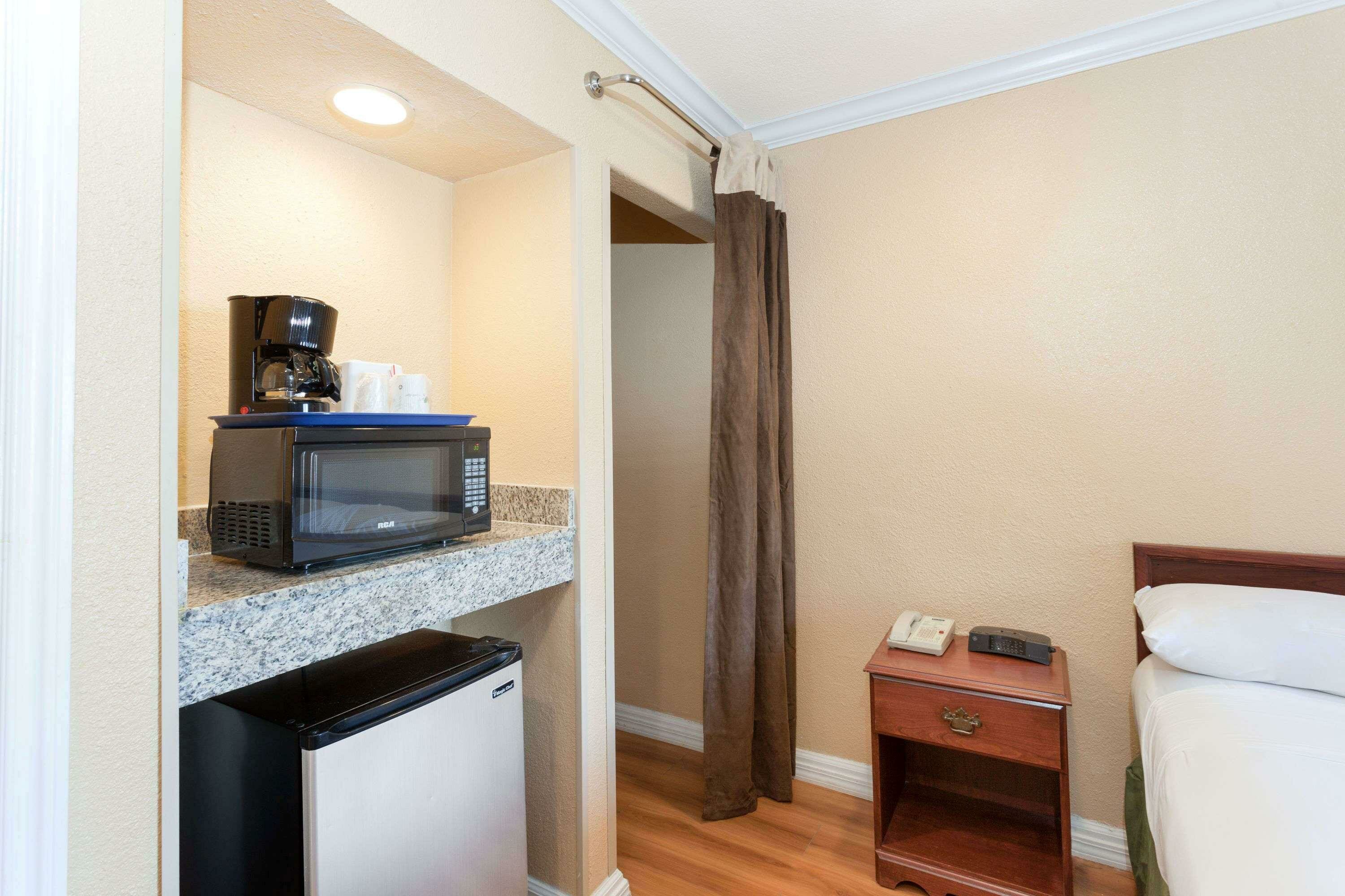 Фото Travelodge by Wyndham El Cajon