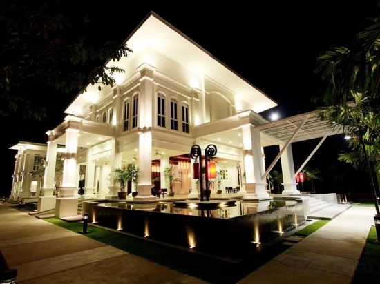 Фото The Old Phuket Karon Beach Resort