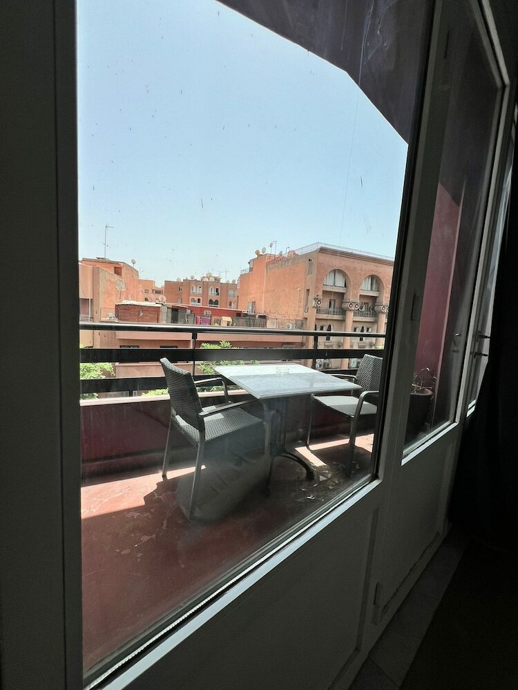 Фото La Renaissance Hotel