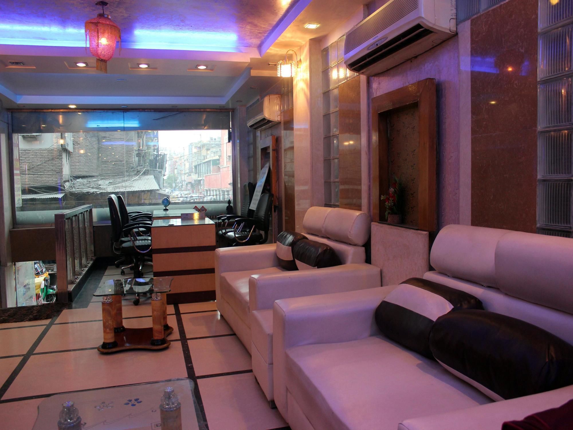 Фото Oyo Rooms Main Bazar Paharganj