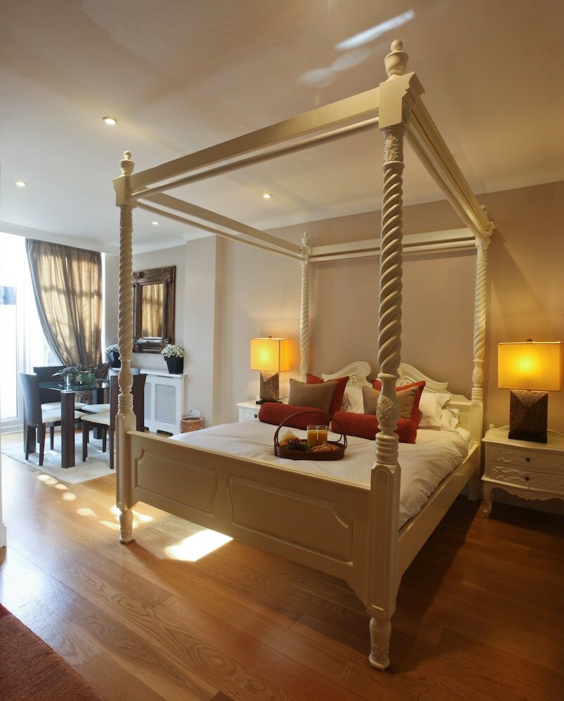 Фото Mayflower Hotel