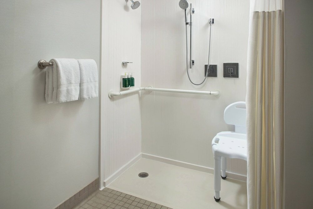 Фото Courtyard by Marriott Fayetteville