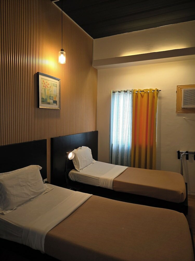 Фото First Pacific Inn