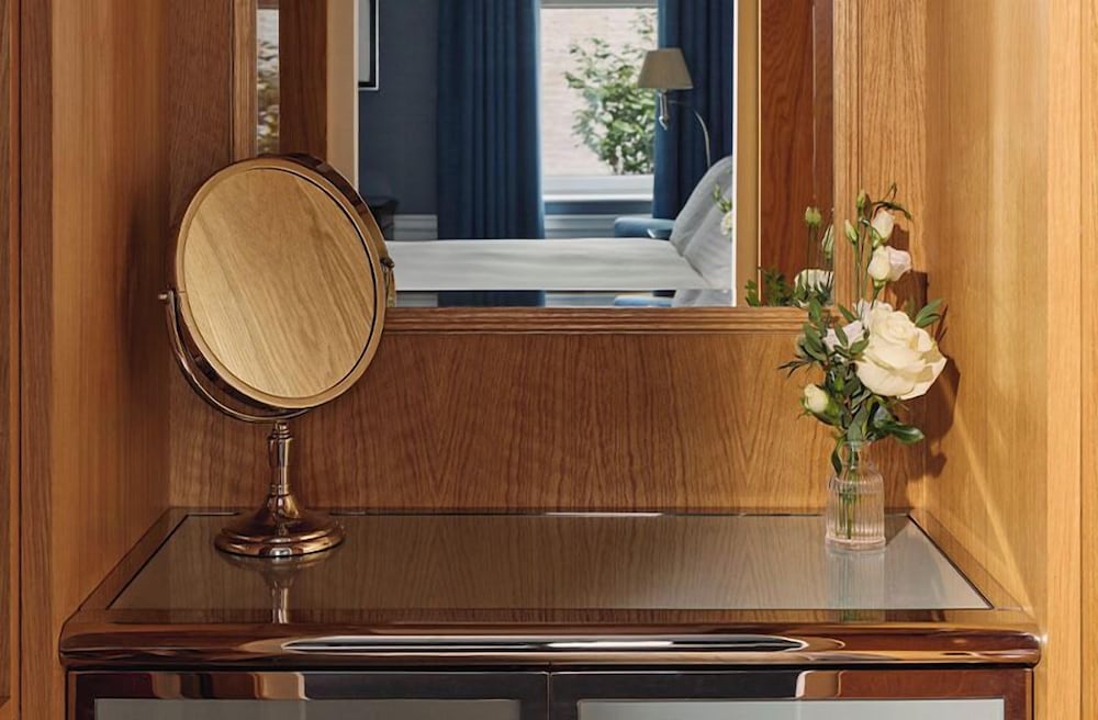 Фото The Connaught