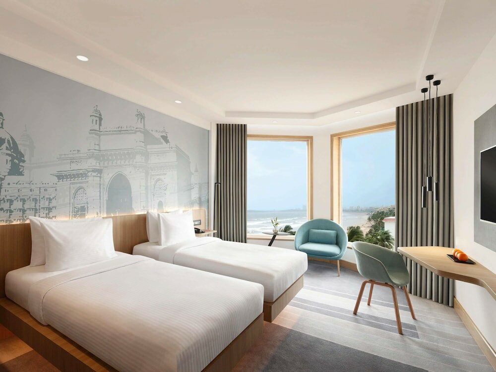 Фото Novotel Mumbai Juhu Beach Hotel