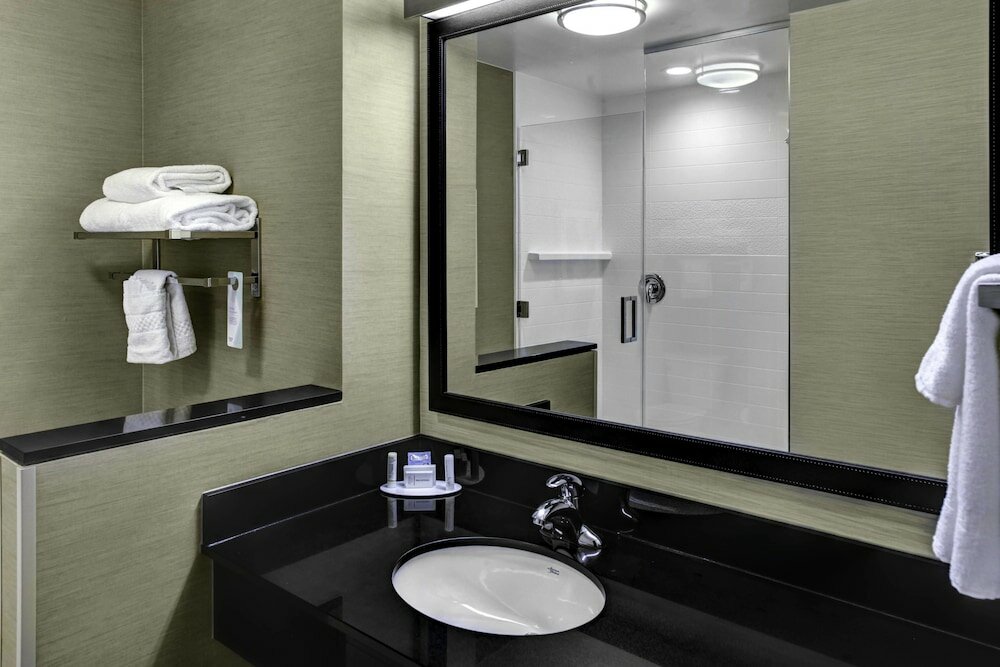 Фото Fairfield Inn & Suites Lansing at Eastwood