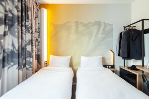 B&b Hotel Cergy Saint-Christophe (Grand Est, Ardennes, Arrondissement de Charleville-Mézières, Bogny-sur-Meuse, Rue de la Plaine des Sports), hotel
