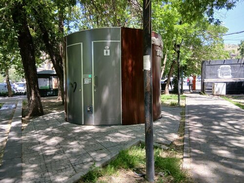 Sochlari ochilmagan qizlarning pornografik fotosuratlari toplami.